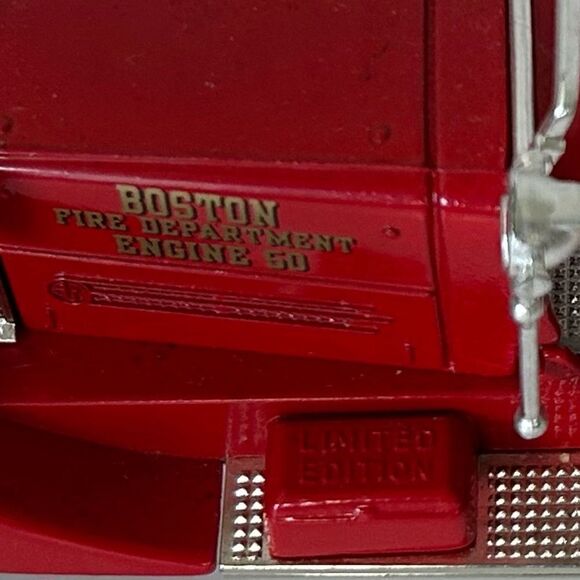 Vintage Corgi Ahrens Fox Boston Pumper Diecast Fire truck - Picture 11 of 11